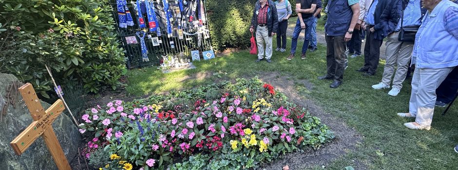 Seniorinnen und Senioren der Blomeschen Wildnis erkunden den Ohlsdorfer Friedhof