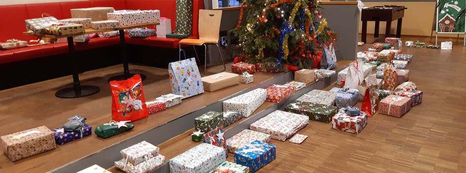 141 Geschenke überreicht