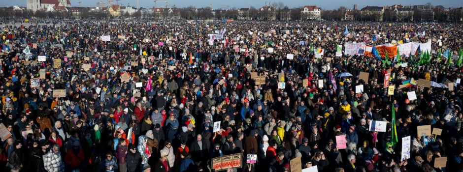 Mehrere Hunderttausend Menschen bei Demos gegen rechts