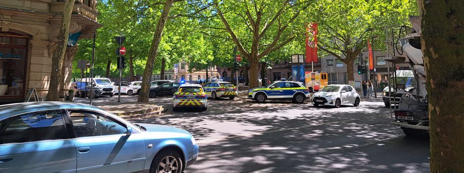 Schwer verletzte Person in Mainz – Hubschrauber landet am Rathaus