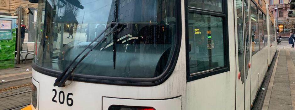 Straßenbahnunfall: Kind wurde von Bahn mitgeschleift