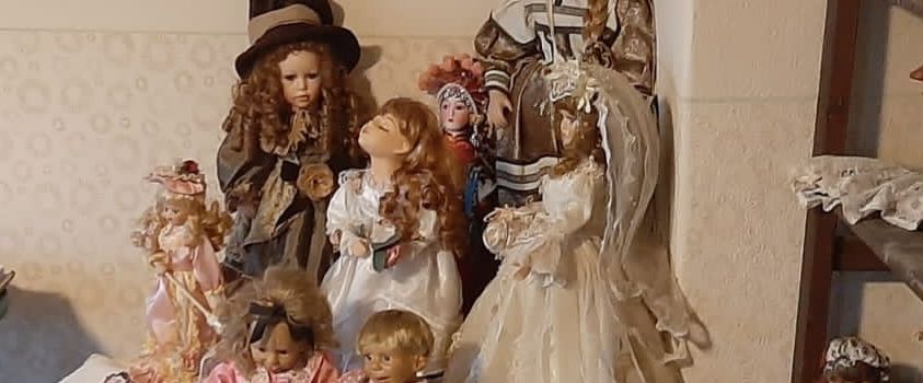 Frühlingskaffee und Puppenausstellung mit Livemusik Quartett Anett