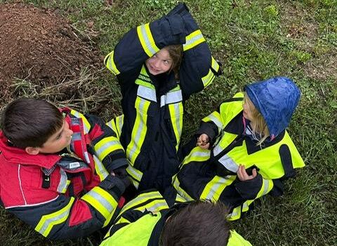 Baumpflanzaktion mit den Bambinis