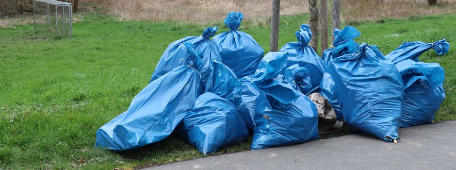 Engagierte Niederkasseler befreiten die Stadt von Müll – bei Wind und Wetter (mit Video)