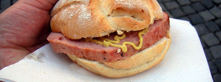 Nach Aufschrei: Supermarktkette senkt Preis für Fleischkäse-Brötchen wieder