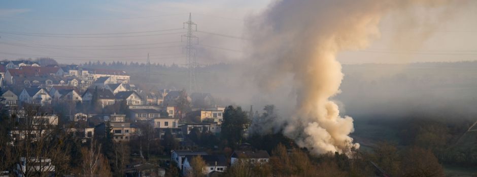 Gebäudebrand in Idstein: Warn-Apps schlagen Alarm