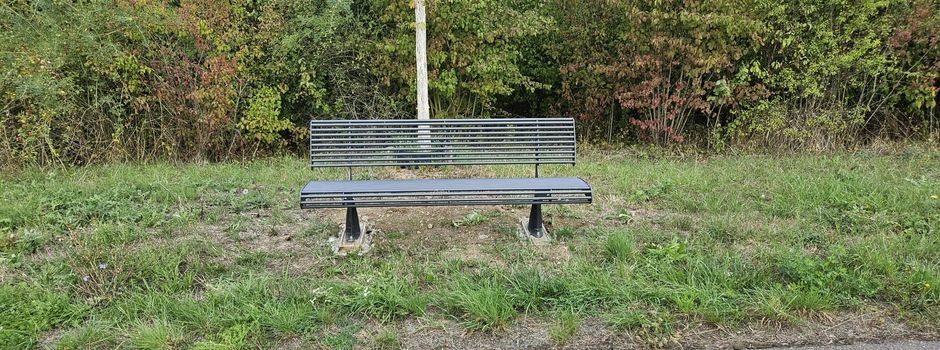Neue Bank aufgestellt