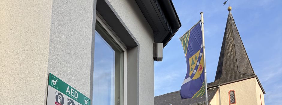 Zweiter Defibrillator nun auch am Rathaus