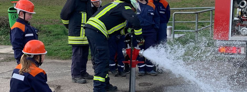 Zwischen Hydrantensuche und Ernstfall (Übung der Jugendfeuerwehr)
