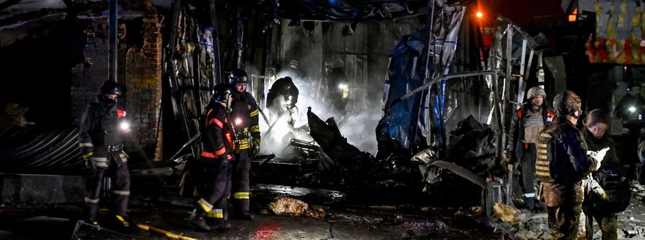 Selenskyj trifft Macron - Viele Tote nach Angriff in Ukraine