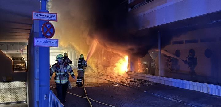 Feuer in Wormser Geschäft: Polizei sucht Täter