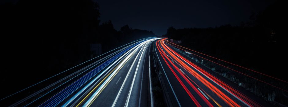 Fahrbahnschaden auf A66 bei Wiesbaden – Spur Richtung Rüdesheim gesperrt