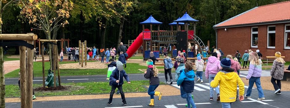 Einweihung des neuen Schulhofs der Grundschule Hechthausen