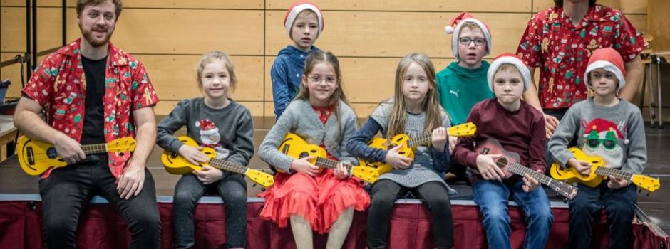Adventsfeier, Ehrungen und Ukulele