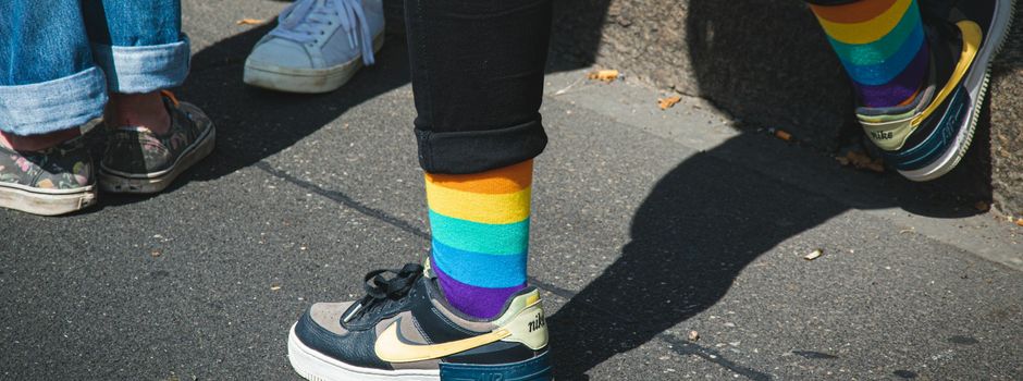 Gratis Regenbogensocken in Koblenz: Wo und wann sie verteilt werden