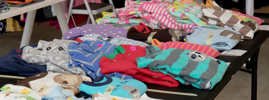 Basar im Haus der Kirche: Kinderkleidung und erstmals auch Frauenmode