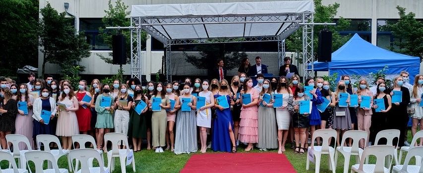 Abiturienten feiern ihr Abi mit Fiesta statt Siesta