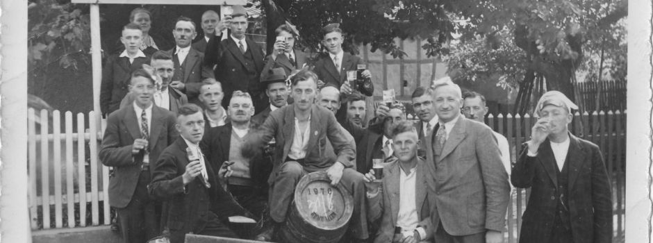 „Vadderdach“ 1935 am Gasthof „Wiesengrund“