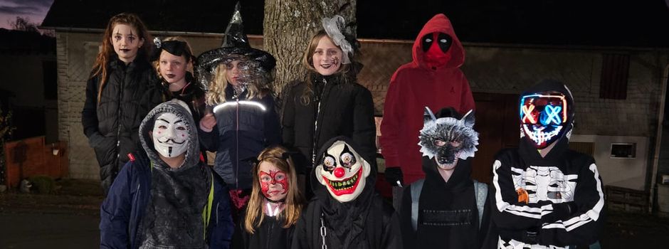 „Süßes oder Saures?“- Kinder im Dorf unterwegs