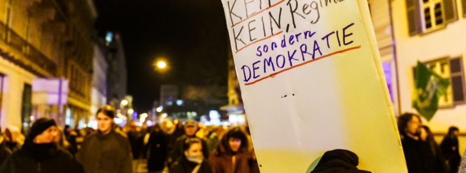 „Lichterzug für die Demokratie“ in Wiesbaden angekündigt