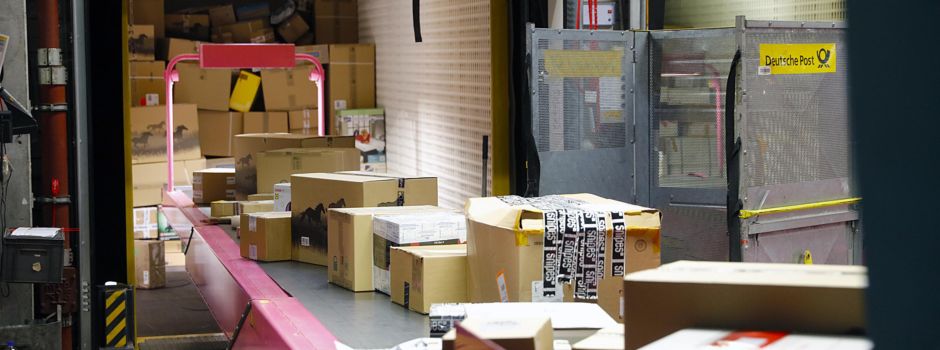 Riesige Paket-Flut im Saulheimer Verteilerzentrum