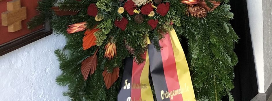 Gefallenenehrung und Kranzniederlegung am Volkstrauertag