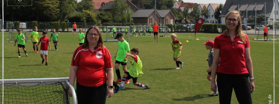 Anzeige: Nachwuchskicker schwitzen bei den Sparkassenfußballferien des Herzebrocker SV