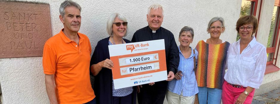 „Rund um's Pfarrheim-Für das Pfarrheim“   1.900€ Spende für den Erhalt des Pfarrheims Dettingen