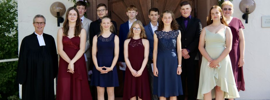 Jugendliche feiern festliche Konfirmation in Herzebrock und Clarholz
