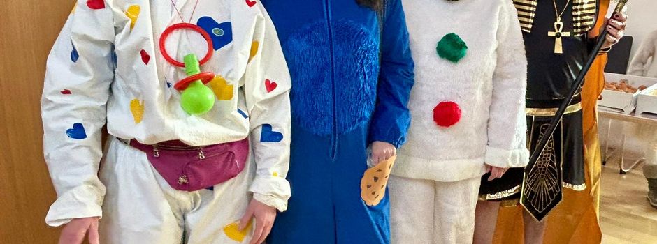 Grundschulkinder stürmen das Rathaus