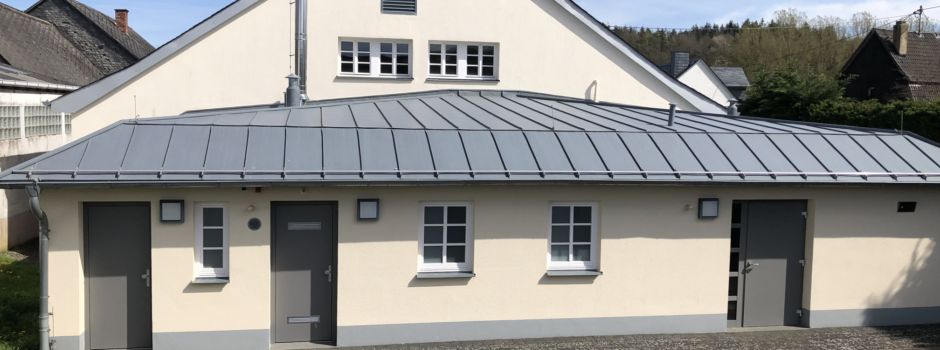 Neue Hintertüren im Kläsersch Saal