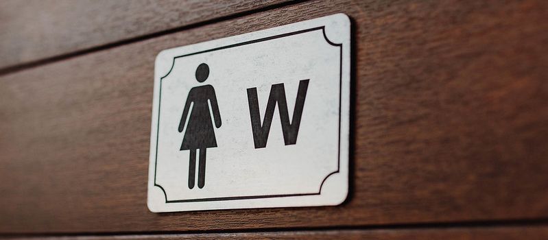 Kostenlose Tampons und Binden in Wiesbadener Stadtbibliotheken