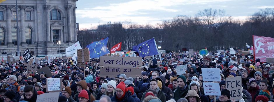 Hunderttausende demonstrieren gegen rechts