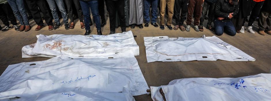 Dutzende Tote bei Israels Offensive - Hamas feuert Raketen