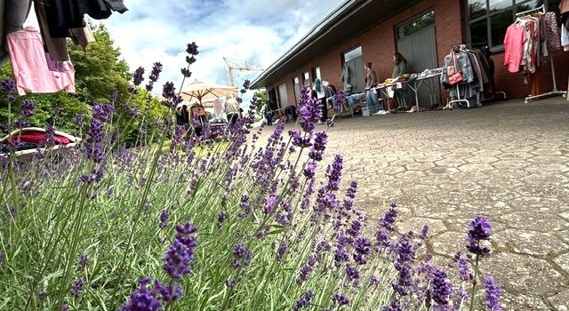 Frauen-Flohmarkt sammelt 450 Euro für Friedhofs-Initiative