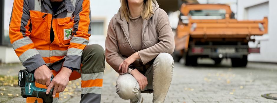 Neue Bodenschwelle am Kirchplatz: Gemeinde testet Verkehrsberuhigung für mehr Sicherheit