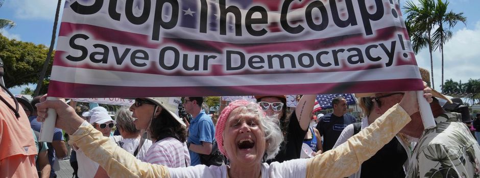 Amerikaner protestieren gegen Trump - Musk für Freihandel