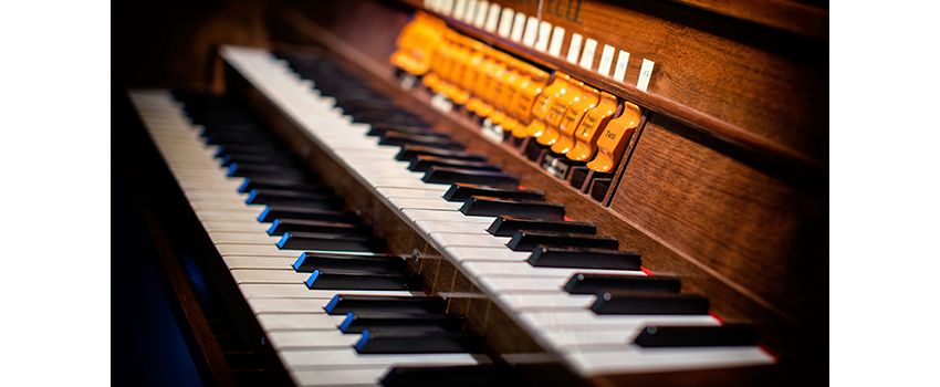 Orgelmeister Hans-Ola Ericsson zelebriert Messiaens "La Nativité" in Oppenheim