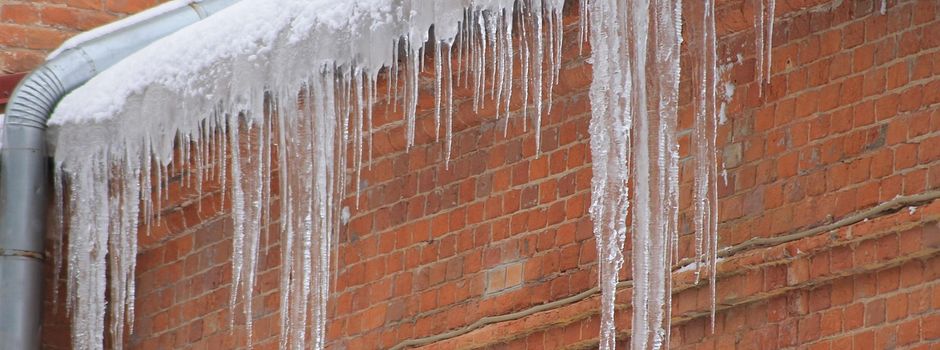 Schneelast: Bitte kontrollieren Sie Ihre Dächer