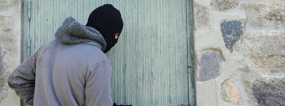 Herzebrock: Einbruch in Holz verarbeitende Firma