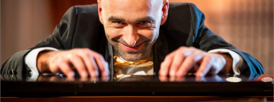 Konzerterlebnis der besonderen Art 
Wojciech Waleczek präsentiert „LISZT MEETS THE QUEEN“
15. März 2026 | 17.00 Uhr | Rathaussaal der Stadt Kahla