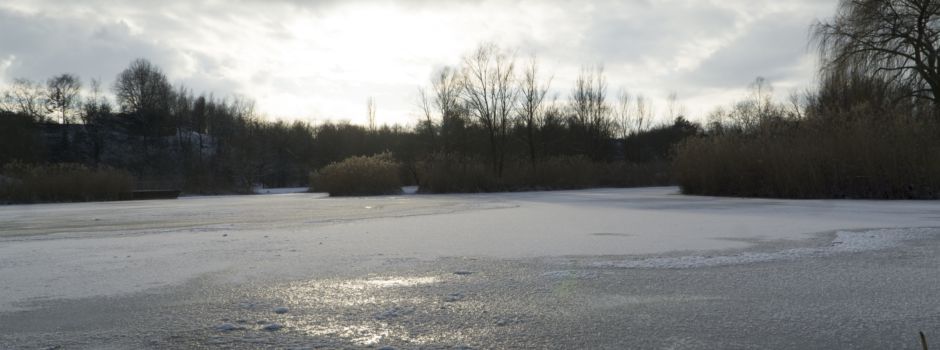 Feuerwehr appelliert: Eisflächen auf Gewässern nicht betreten!