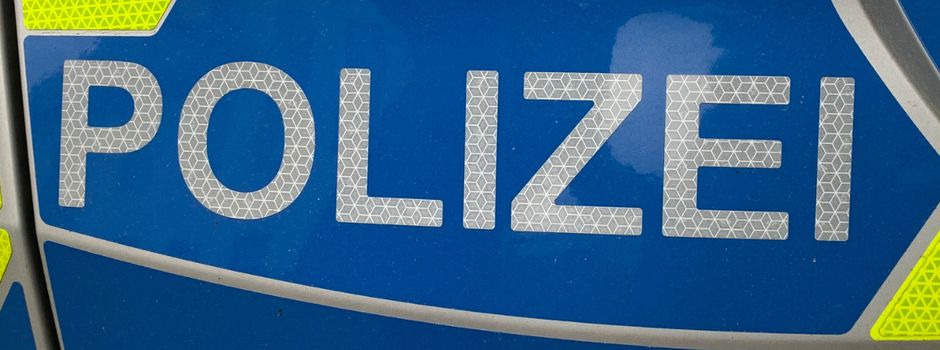 Schwerer Unfall auf Gütersloher Straße: 39-Jähriger prallt gegen Baum