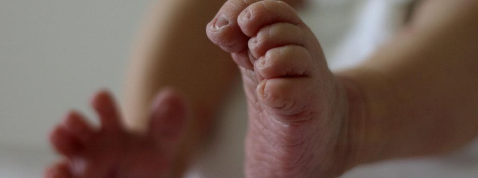 Baby kommt auf Bundesstraße bei Wiesbaden zur Welt