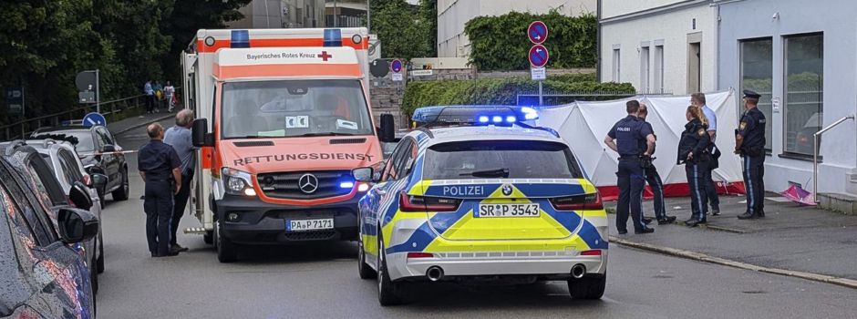 Auto fährt in Menschengruppe - was wir wissen und was nicht