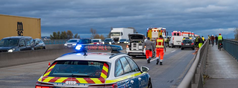 Schwerer Unfall auf Weisenauer Brücke in Mainz: Polizei nennt weitere Details