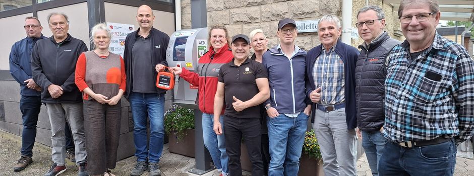 Mehr Sicherheit: Zweiter Defibrillator für Oberzissen