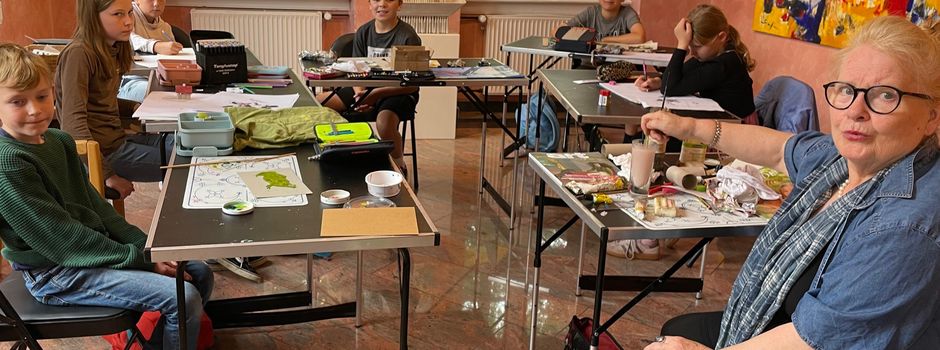 Kreative Ferienspiele: Ölmalerei und Rastertechnik im Haus Samson mit der Gruppe 13
