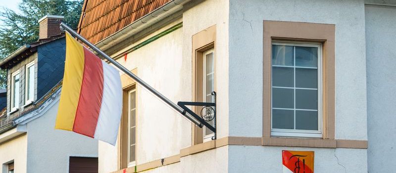 Verfassungsschutz muss Aussagen über Burschenschaft stoppen
