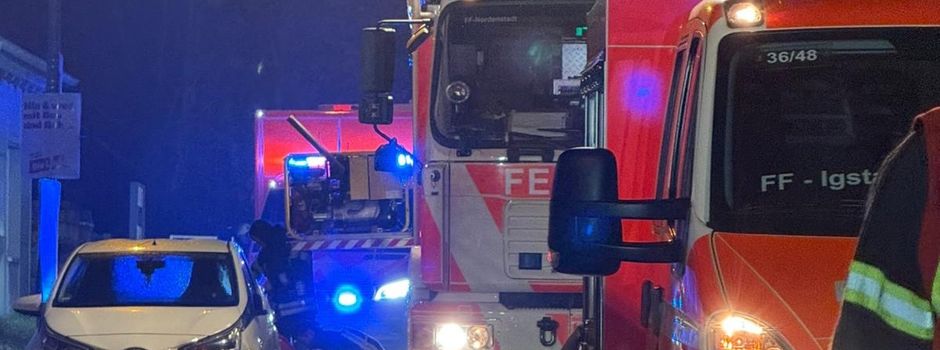 Großeinsatz in Wiesbaden: Feuer droht auf Wohnhaus überzugreifen